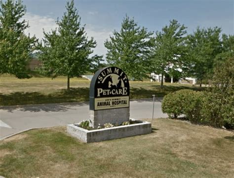 The day care facility at summit pet care in lee's summit, mo features a massive indoor and outdoor closed play area along with an indoor heated pool! Lee's Summit Animal Hospital North | Satellite Hospital