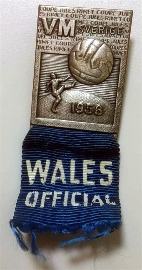 @ £3.95 (or 4 for £15) Welsh Match Official Badge - 1958 World Cup | National Football Collection