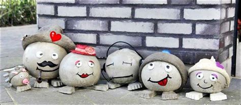 How cute - cement balls....not sure who to credit for this as I found