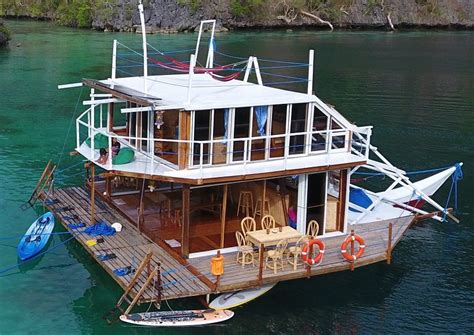 Traditional houseboats were typically built to be more house than boat. Paolyn Houseboat - Home | Facebook