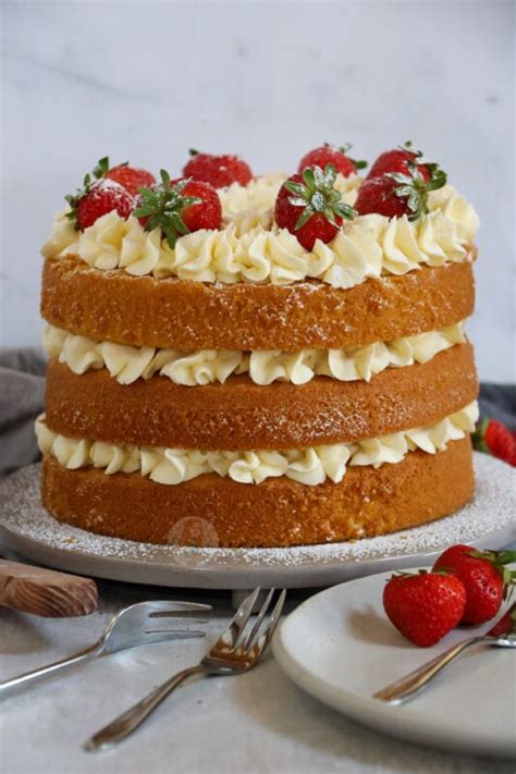 Victoria Sponge Celebration Cake Jane S Patisserie