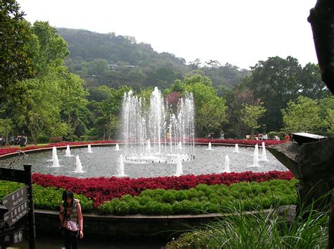 Yang ming garden dirba šiose srityse: File:Yang Ming Flower-clock Park.JPG - Wikimedia Commons