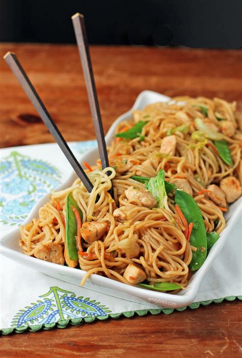 It makes a great dinner or side dish. Chicken Lo Mein - Emily Bites
