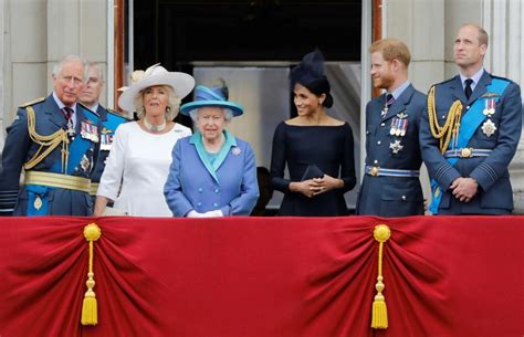 British royal family 'frustrated' by Queen's secret ...