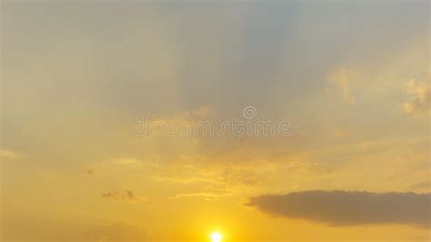 4k Golden Vivid Heavenly Sunset Sky Timelapse Sun Beams And Light Rays