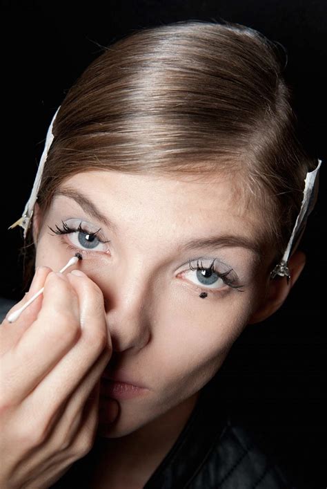 Discover how one dot does it all. Top 10 Trendy Runway Eyeliner Looks to Try Out