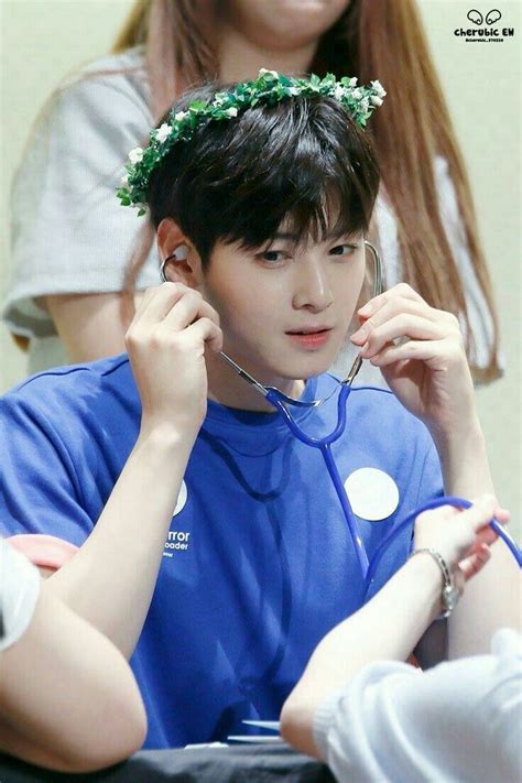 Tercatat cha eun woo telah bermain dalam 6 drama korea lho, girls! kumpulan foto-foto cha eunwoo astro😊😍😘 #fiksipenggemar ...