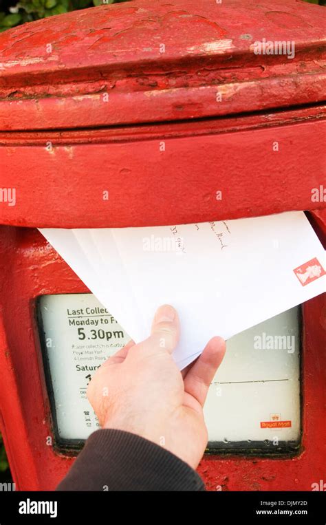 Red Post Office Letter Boxes Uk Stockfotos Und Bilder Kaufen Alamy