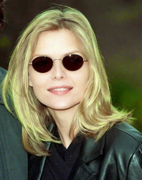 Sense Of Chanel 90s Michelle Pfeiffer In 2020 Michelle Pfeiffer