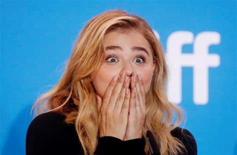Chloë Grace Moretz Is Amazed By These Photos Of A Girl Who Looks Just Like Her See The Pics
