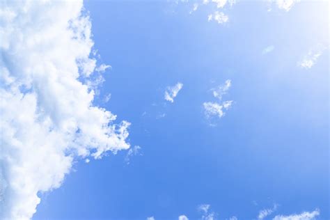 日差しと晴天の空 無料の高画質フリー写真素材 イメージズラボ