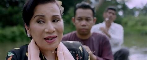 Husin, encik solihin and other villagers trying to overcome this problem. Review Filem Hantu Kak Limah 2018