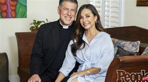 Miami El Padre Alberto Y Ruhama Cutié Celebran 12 Años De Matrimonio