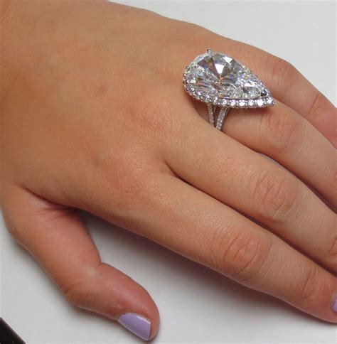 AMAZING HUGE Carats Pear Cut Halo DIAMOND Engagement Ring K SOLID GOLD Giamond Shinier