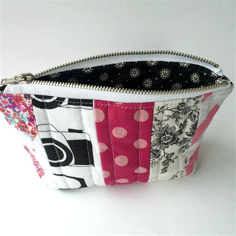 Mini Scrappy Zipper Pouch - Sew Delicious | Pouch sewing, Cosmetic bag