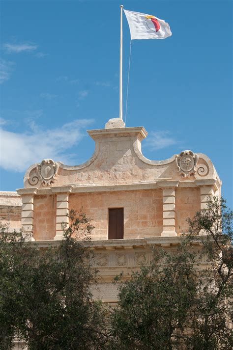 There is a big market there on sundays, there are many restaurants and you can comfortably watch the colorful boats drift. Malta - Die alte Hauptstadt Mdina