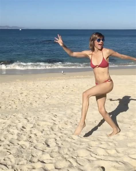Rhobhs Lisa Rinna Shows Off Her Fit Figure In A