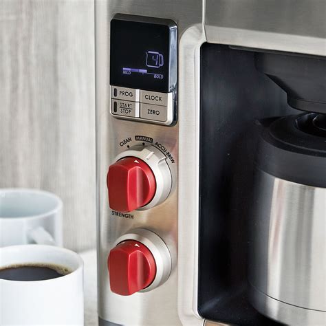 An integrated grounds scale lets you know exactly how much coffee to add for your preferred strength, so you can recreate your favorite cup of coffee again and again. Wolf Gourmet 10-Cup Coffee Maker | Sur La Table