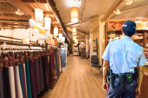 5 Reasons to Hire Security Officers in Retail Stores