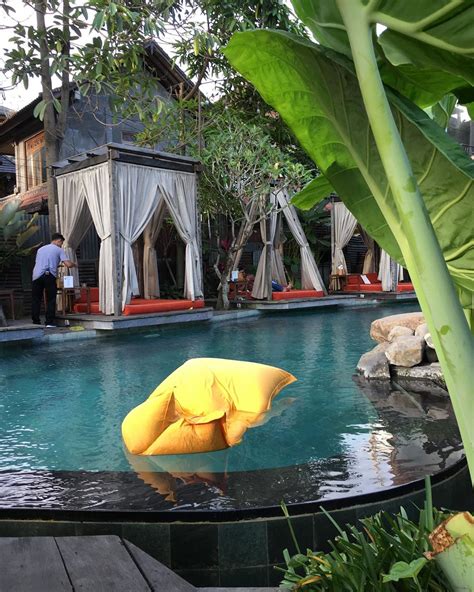 Kolam renang pertama di khususkan untuk orang dewasa. 13 Kolam Renang di Bali, Lokasi, Jam Buka, Harga Tiket