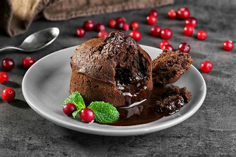This classic american dessert is perfect for christmas because of its spicy flavor and simple nature. Easy Christmas Chocolate Treats And Desserts For the ...