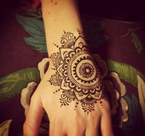 Easy And Simple Henna Designs Ideas That You Can Do By Youself Henna
