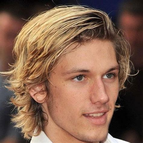 Surfer Layered Haircuts For Men