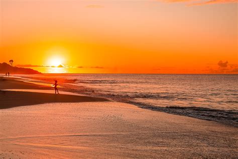 Un coucher de soleil incroyable sur la plage de La Perle à Deshaies