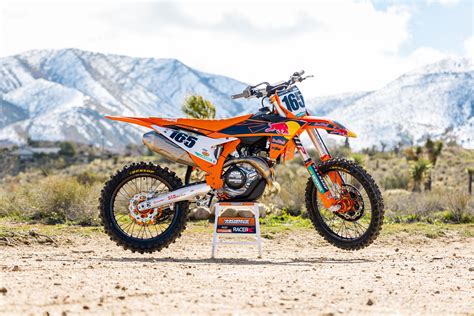 Video First Ride On The 20235 Ktm 450 Sx F Factory Edition Racer X