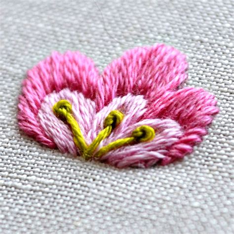 satin stitch flower embroidery tutorial - Pumora - all about hand embroidery