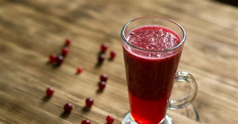 10 Surprising Health Benefits Of Drinking Cranberry Juice Daily