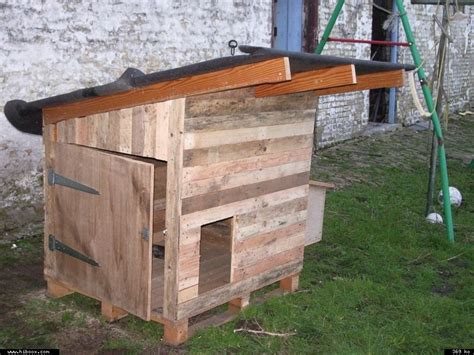 Pour faire plaisir à ma filleule, j'ai voulu lui construire une cabane sur pilotis à partir de bois plan cabane en bois. Construction d'un poulailler avec des palettes de ...