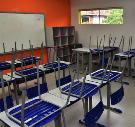 Aulas vacías en todo el país en reclamo de una reapertura de paritarias. Educadores rechazan vuelta a clases presenciales para ...