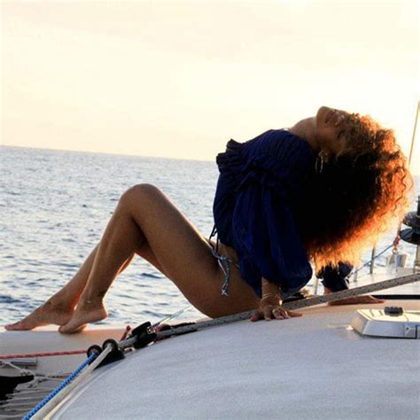 Rihanna Oben Ohne So Sexy Zeigt Sie Sich Rihanna Oben Ohne So Sexy Zeigt Sie Sich Bravo