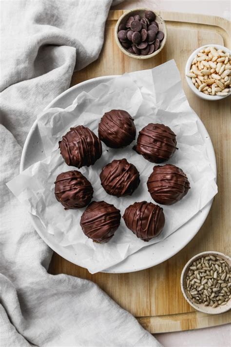 Healthy Chocolate Peanut Butter Rice Crispy Balls Walder Wellness Rd