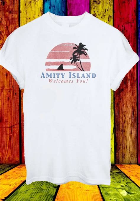 Amity Island Welcomes You Jaws Retro Movie 70s 80s Men Women Unisex T