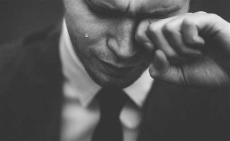 Los Hombres No Deben Llorar La Depresión En Varones Jóvenes Más