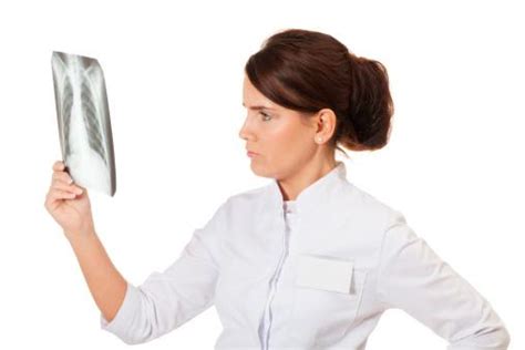 If the lung cancer is at a later stage, chest and shoulder pain, yellowing skin, and swelling lymph nodes can be symptoms as well. Symptoms of Lung Cancer Women Should Never Ignore