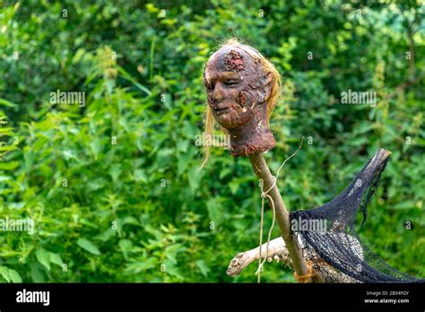 Impaled Head Hi Res Stock Photography And Images Alamy