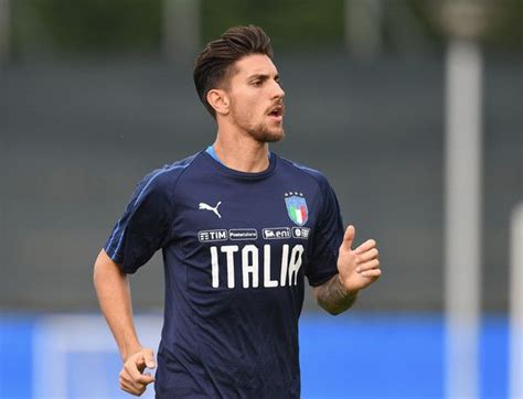 This is the national team page of as rom player lorenzo pellegrini. Lorenzo Pellegrini Photos Photos: Italy Training Session ...