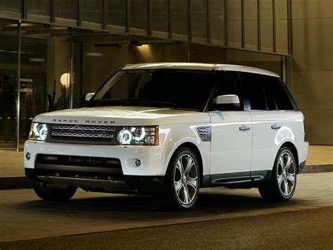 The standard model comes with an array of fantastic features and experiences that you might. 2011 Land Rover Range Rover Sport - Price, Photos, Reviews ...
