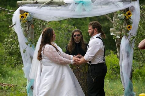 Gabe And Raquell Brown Of Alaskan Bush People Are Expecting Alaskan