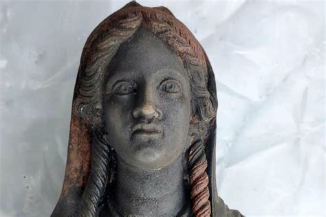 Pronađene Očuvane Bronzane Statue U Italiji Iz Rimskog Perioda Koje Bi