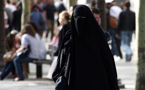 Interdiction Du Niqab La France épinglée Par Un Groupe Dexperts De Lonu Le Parisien