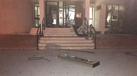 Su iniziativa di luigi luzzatti, trecentocinquanta cittadini di ogni ceto diedero vita a una cooperativa di. Troppi assalti ai bancomat, La Banca Popolare di Bari li ...