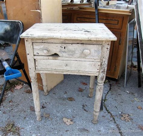 It is a perfect paint color for an elegant statement in any room. Shabby Antique Handmade Table With Chippy White Paint ...