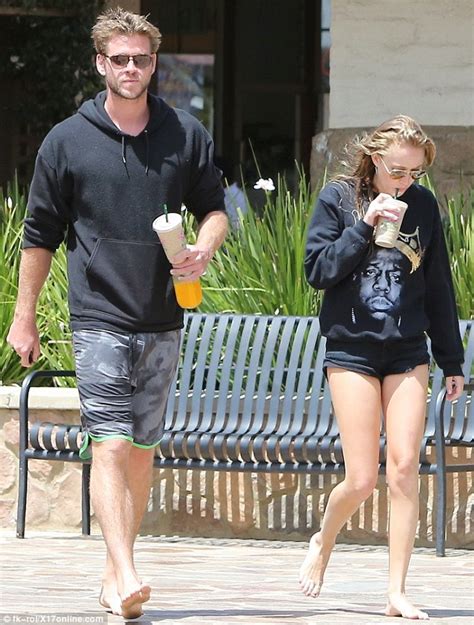 Liam Hemsworth Hooking Up With Independence Day Co Star Maika Monroe