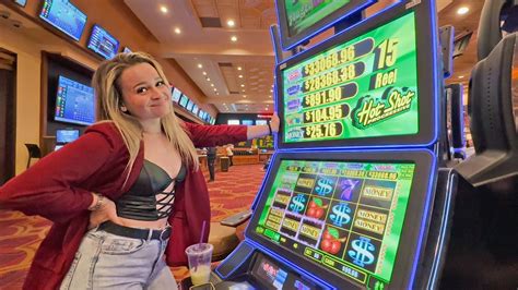Can Greta Win Big On This Las Vegas Slot Machine Like Pompsie Youtube