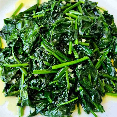 Stir Fried Spinach With Garlic Casually Peckish