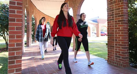 Walking Club members get moving, with experts' help | University of Louisiana at Lafayette